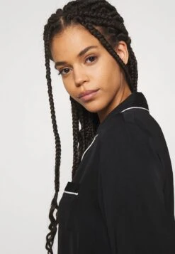 Anna Field AMANDA LONG SLEEVE SHORT SET - Nachtwäsche Set - Black 11 Anna Field AMANDA LONG SLEEVE SHORT SET - Nachtwäsche Set - Black -Anna Field a911bd5cf1f74697b0189158387354a9