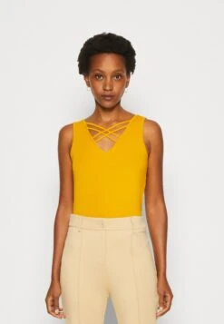 Anna Field Top - Dark Yellow