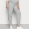 SLIM FIT JOGGERS - OVERBUMP - Jogginghose - Light Grey -Anna Field e52ff0f6c6fa40c283de7ad8a90a1e41